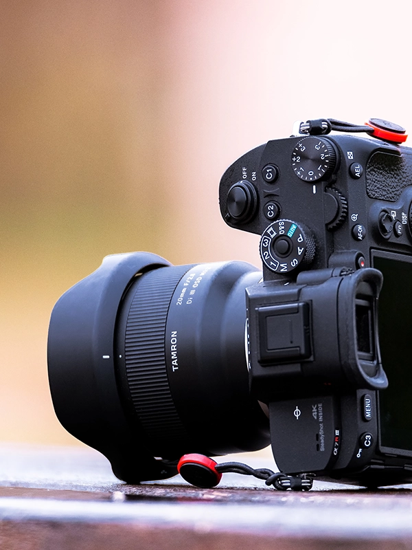 Tamron 20mm f2.8 SONY Eマウント Review: Tamron 20mm f2.8 Di III OSD (One of the Best Wides