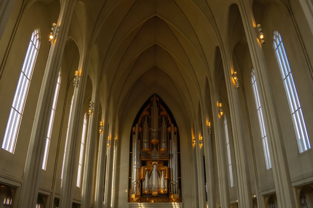 Tuyaux d'orgue dans une église