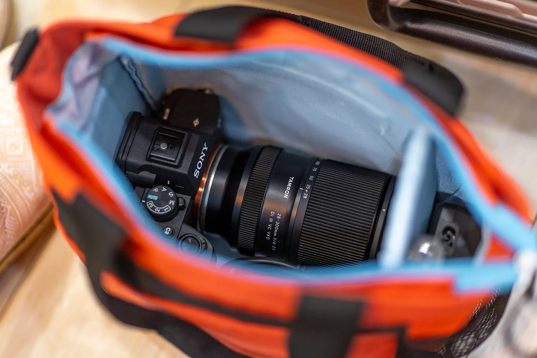Objectif zoom Tamron 28-300mm tout-en-un